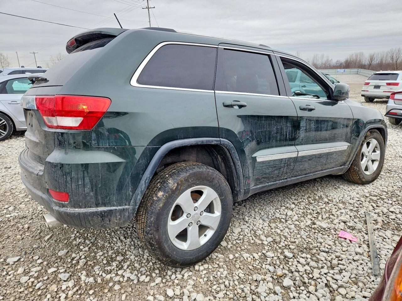 2011 Jeep Grand Cherokee Laredo - Image 3