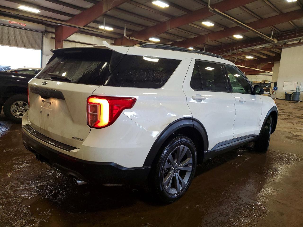 2024 Ford Explorer Xlt - Фото 3