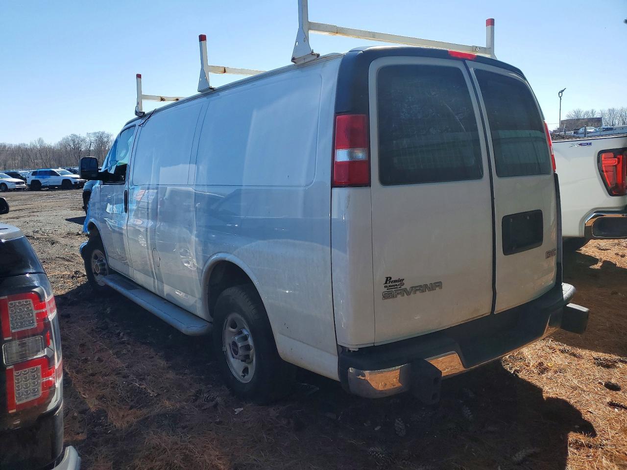 2019 GMC Savana 2500 Utility / Service Van - Фото 2