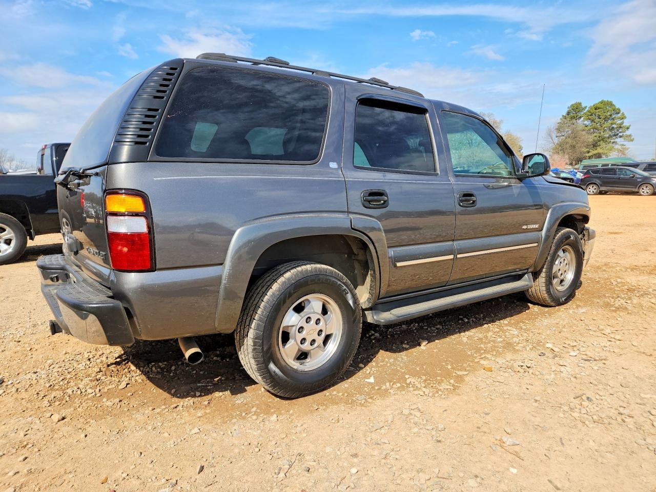 2002 Chevrolet Tahoe C1500 - Image 3