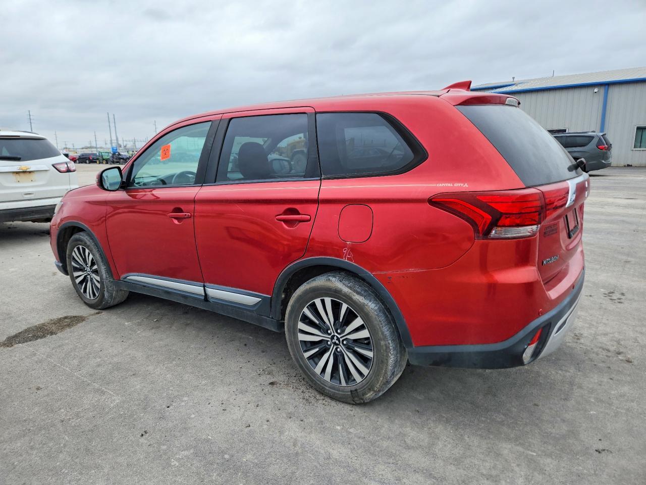 2019 Mitsubishi Outlander Se - Image 2