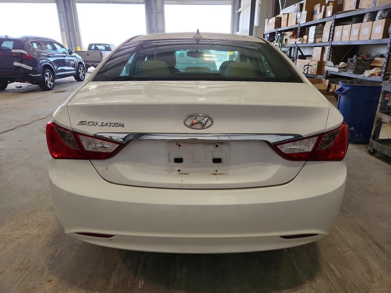 2012 Hyundai Sonata Gls - Image 6