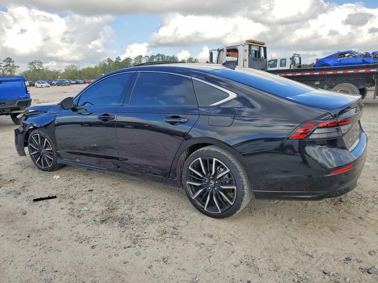 2025 Honda Accord Touring Hybrid - Фото 2