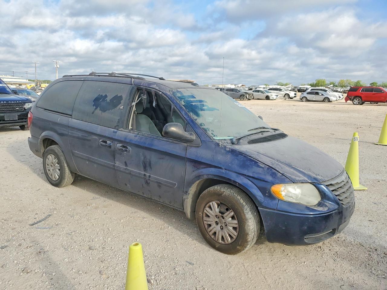 2005 Chrysler Town & Country Lx - Фото 4