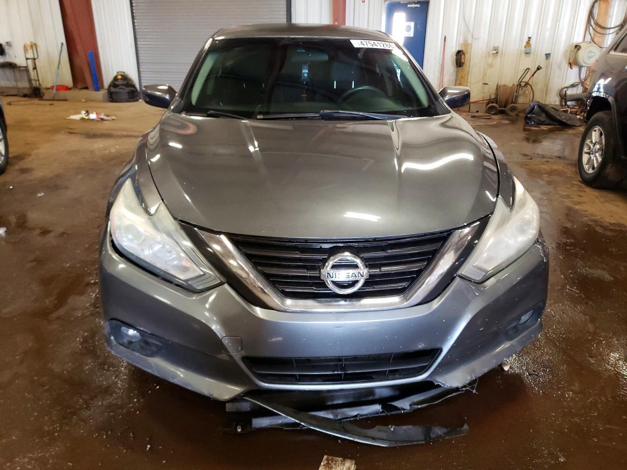 2017 Nissan Altima 2.5 Sv - Image 5