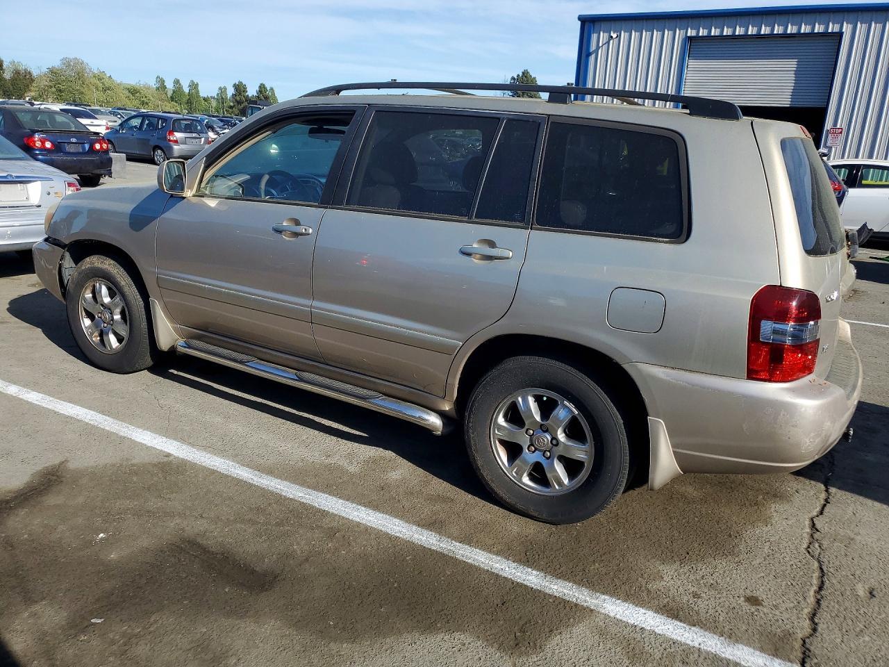 2004 Toyota Highlander Base - Фото 2