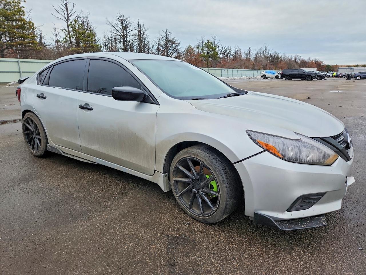 2017 Nissan Altima 2.5 Sr - Image 4