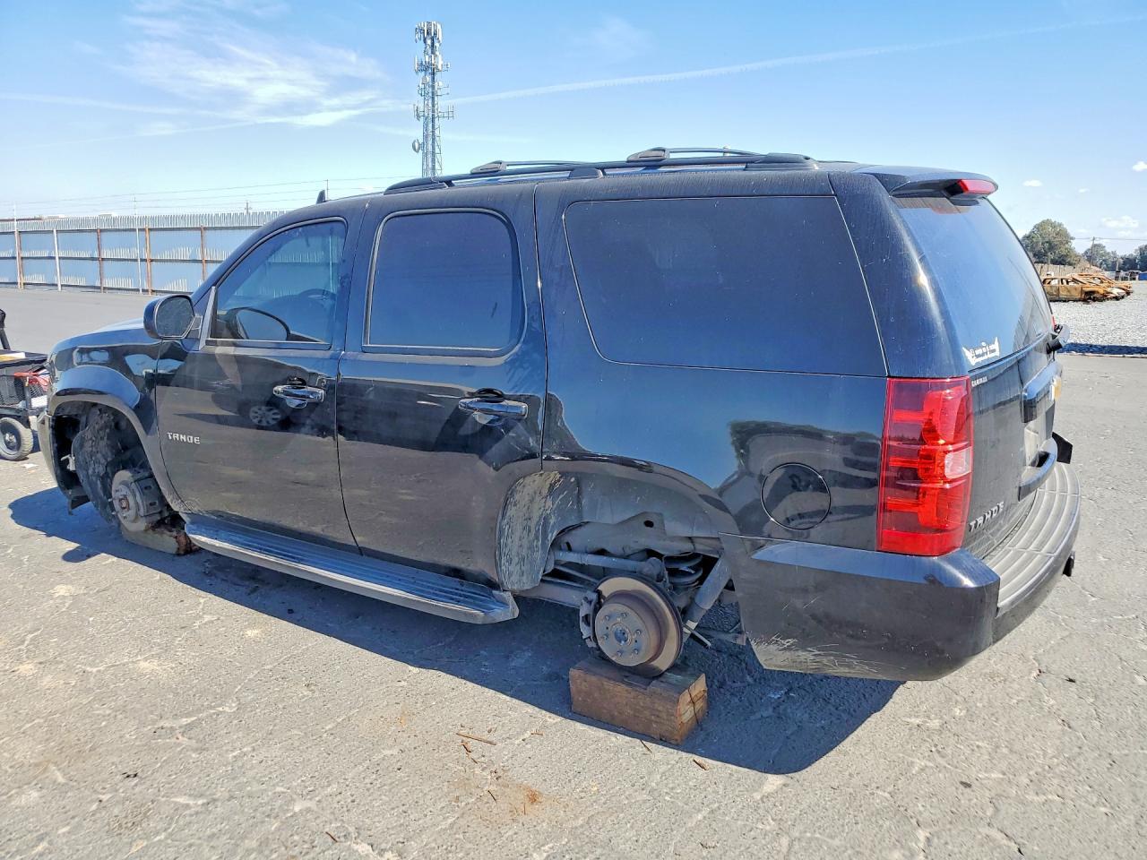 2013 Chevrolet Tahoe K1500 Ls - Image 2