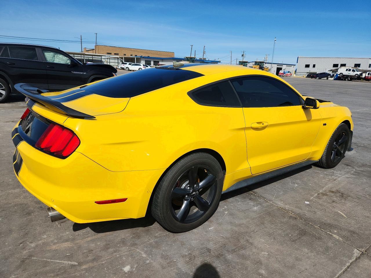 2015 Ford Mustang - Фото 3