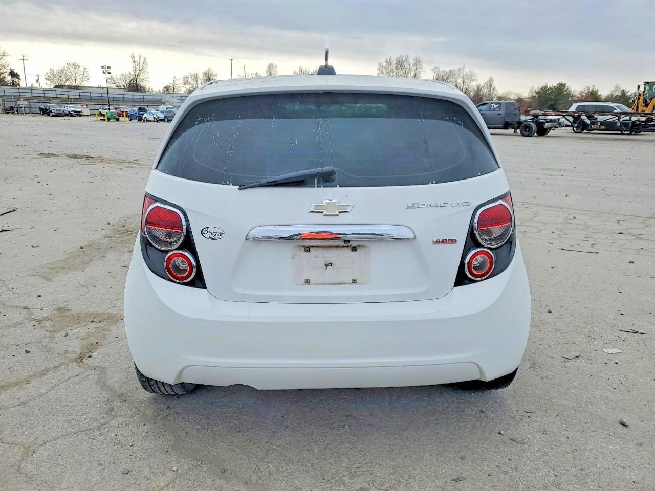 2015 Chev Sonic Ltz - Фото 6