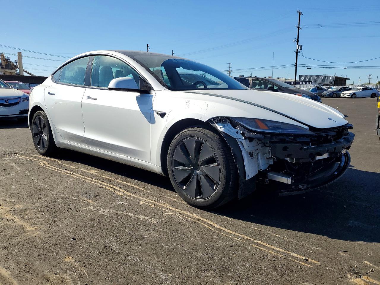 2024 Tesla Model 3 - Image 4