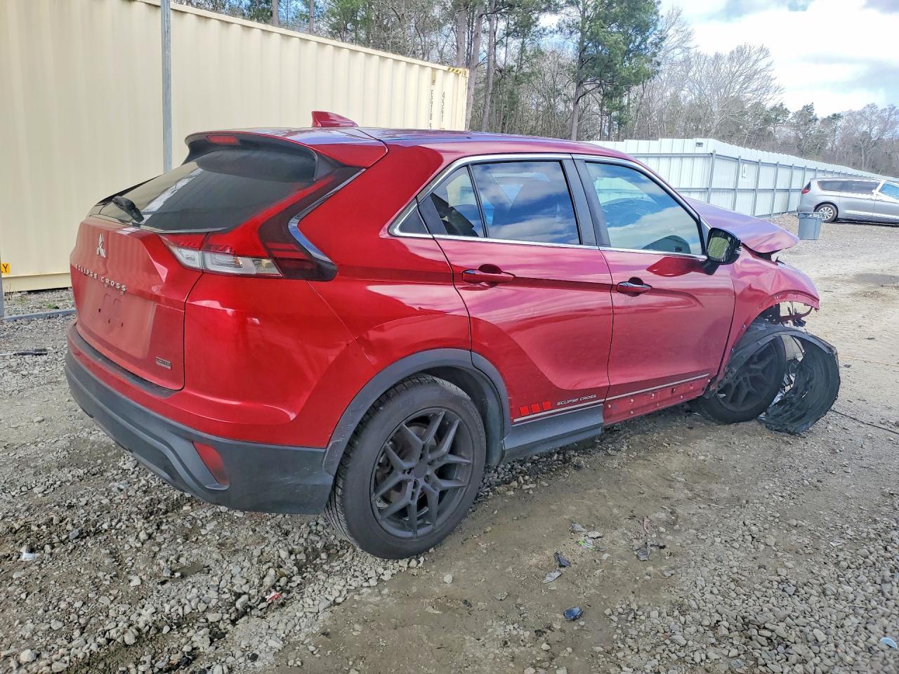 2022 Mitsubishi Eclipse Cross Le - Image 3