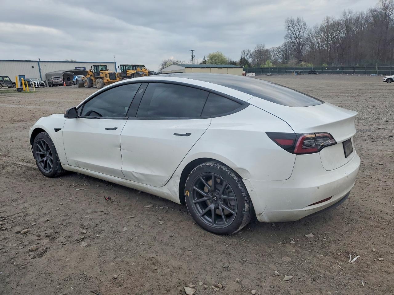 2019 Tesla Model 3 - Image 2