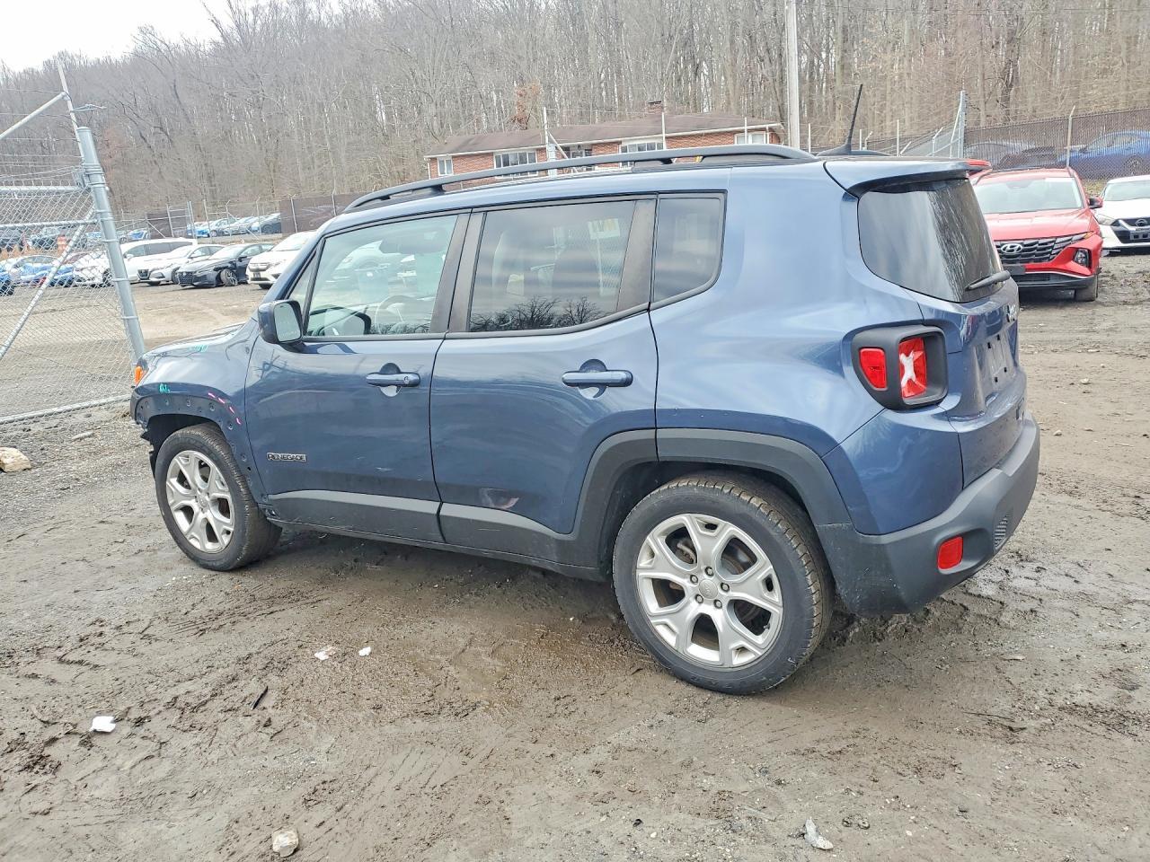 2019 Jeep Renegade Latitude - Фото 2