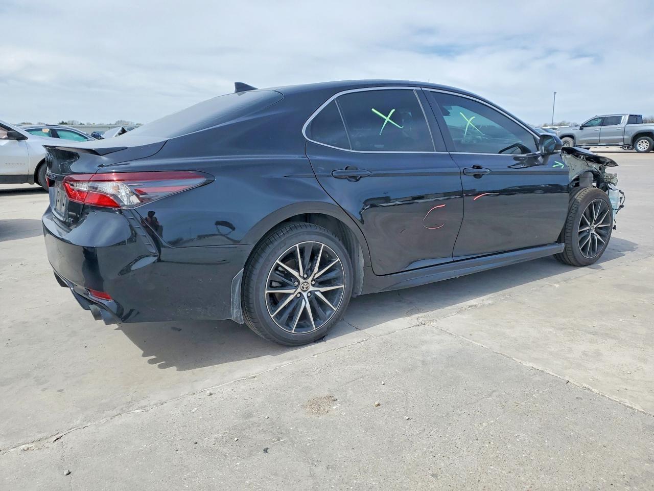 2024 Toyota Camry Se - Image 3