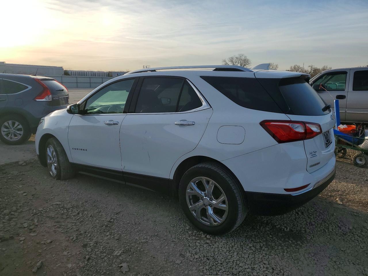 2018 Chevrolet Equinox Premier - Image 2