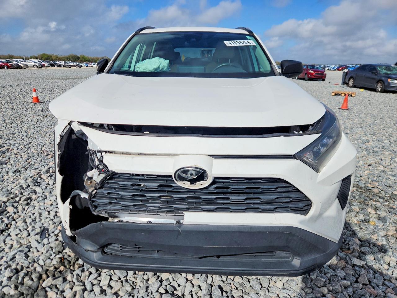 2019 Toyota Rav4 Le - Image 5