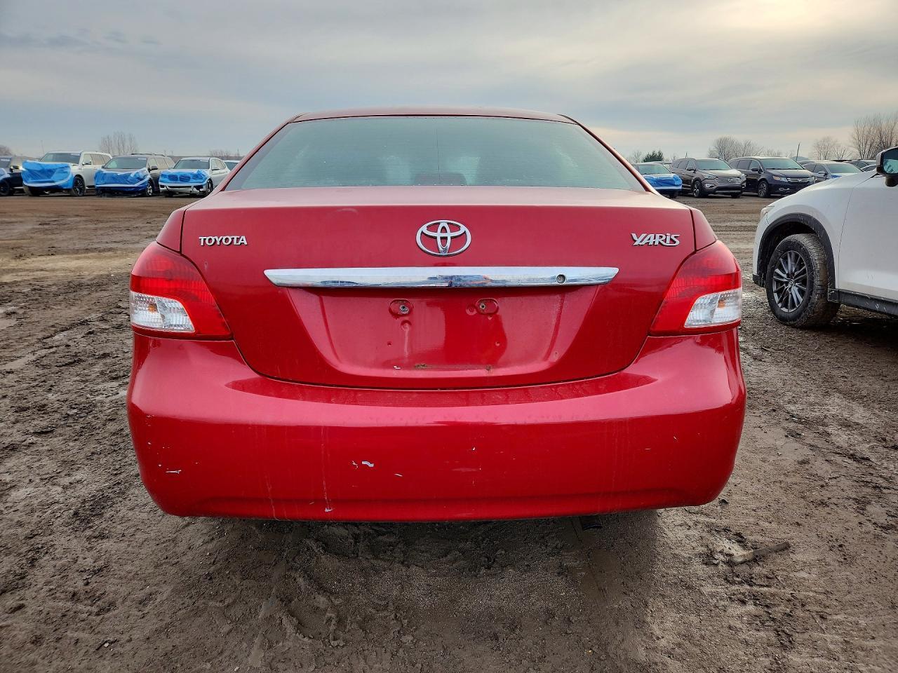2010 Toyota Yaris Base - Фото 6
