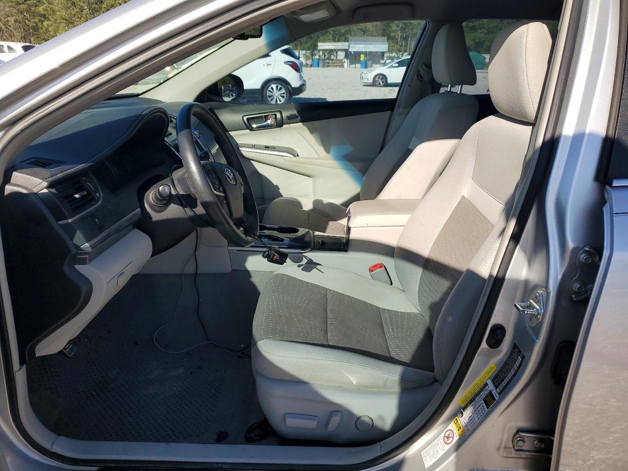2012 Toyota Camry Hybrid Xle - Image 7
