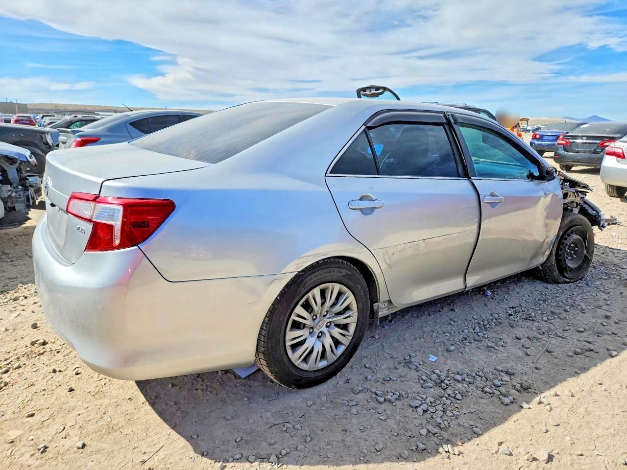 2014 Toyota Camry Le - Image 3