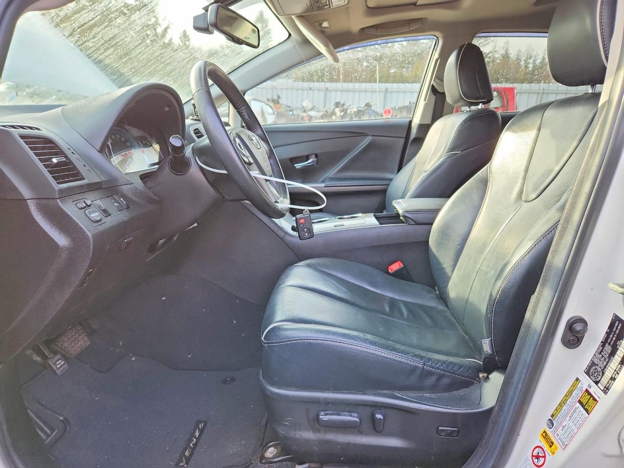 2016 Toyota Venza Xle - Image 7