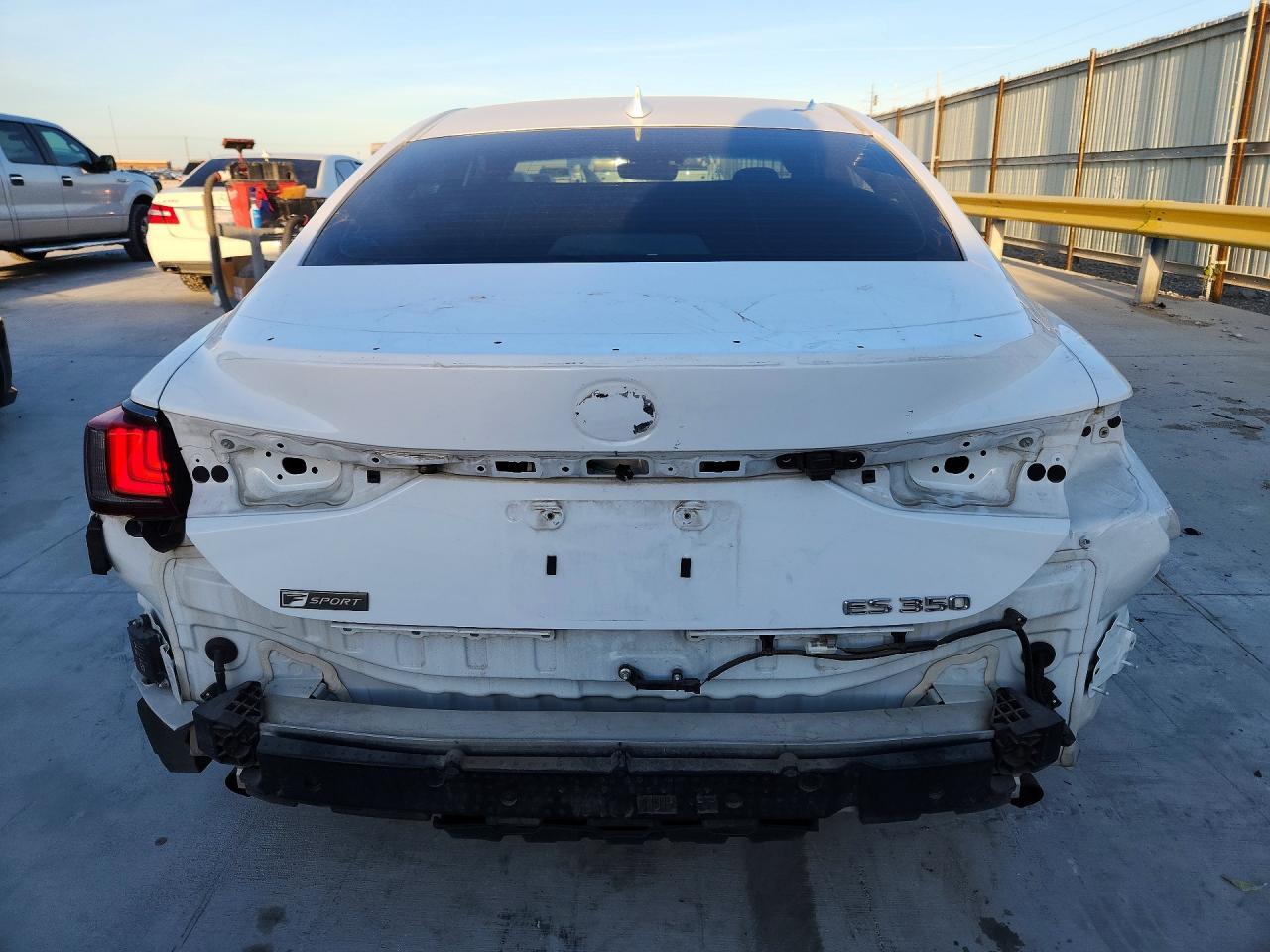 2019 Lexus Es 350 - Image 6