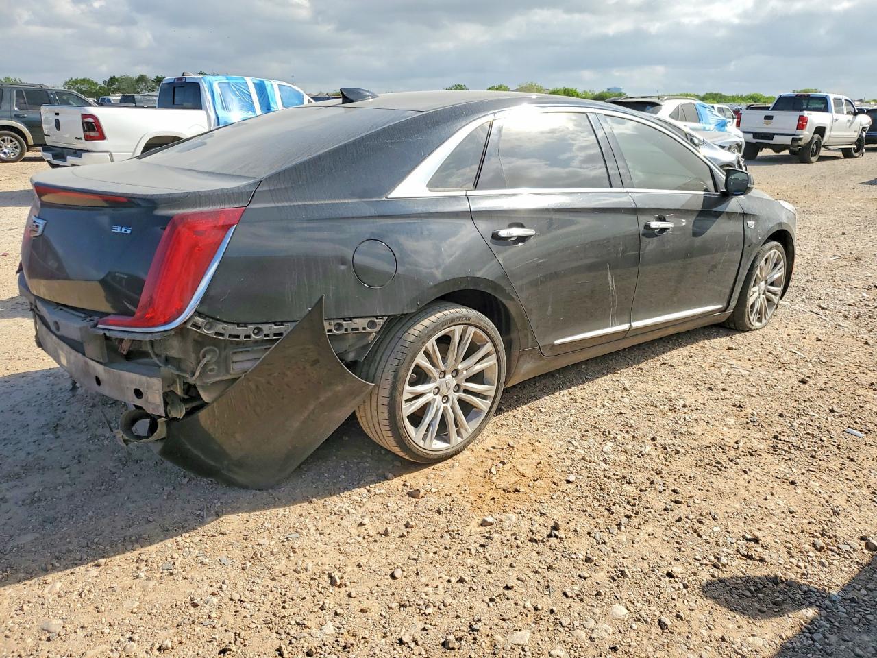 2019 Cadillac Xts Luxury - Image 3