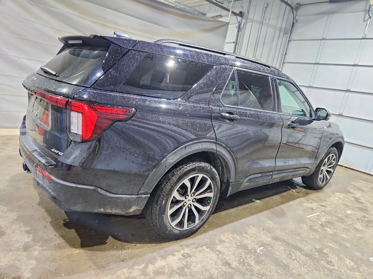 2025 Ford Explorer St-Line - Image 3