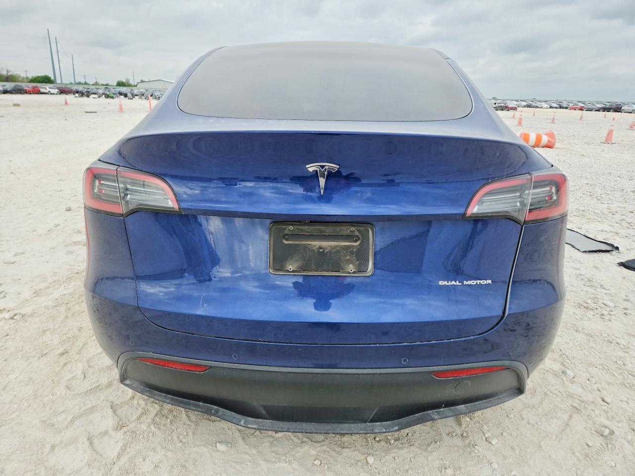 2022 Tesla Model Y - Фото 6