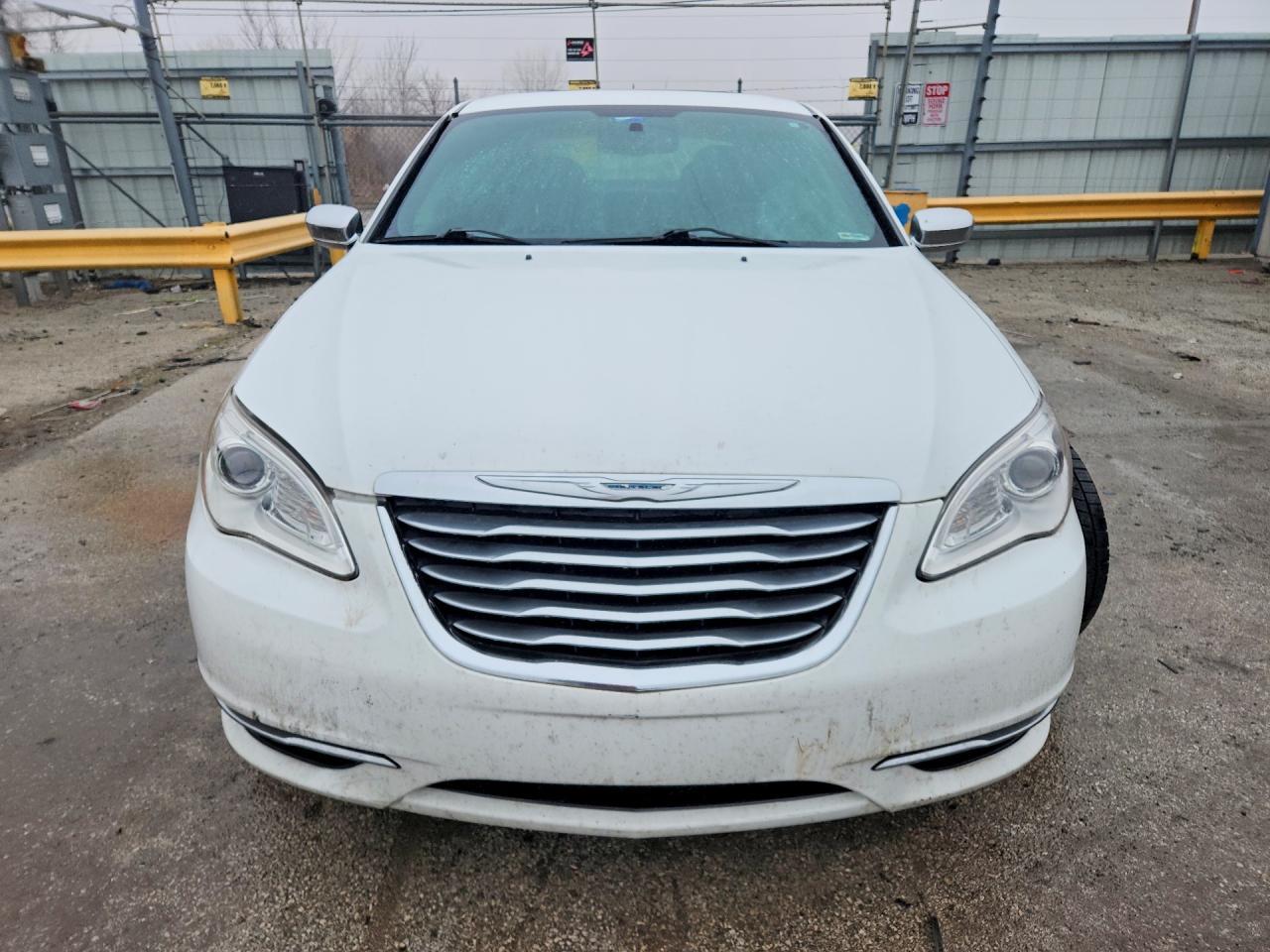 2011 Chrysler 200 Limited - Фото 5