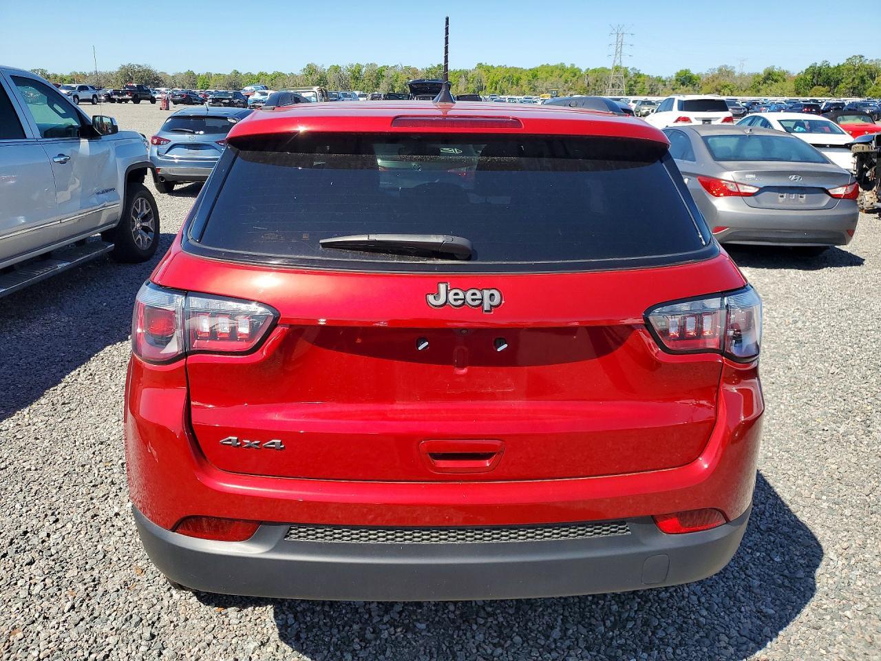 2025 Jeep Compass Latitude - Фото 6