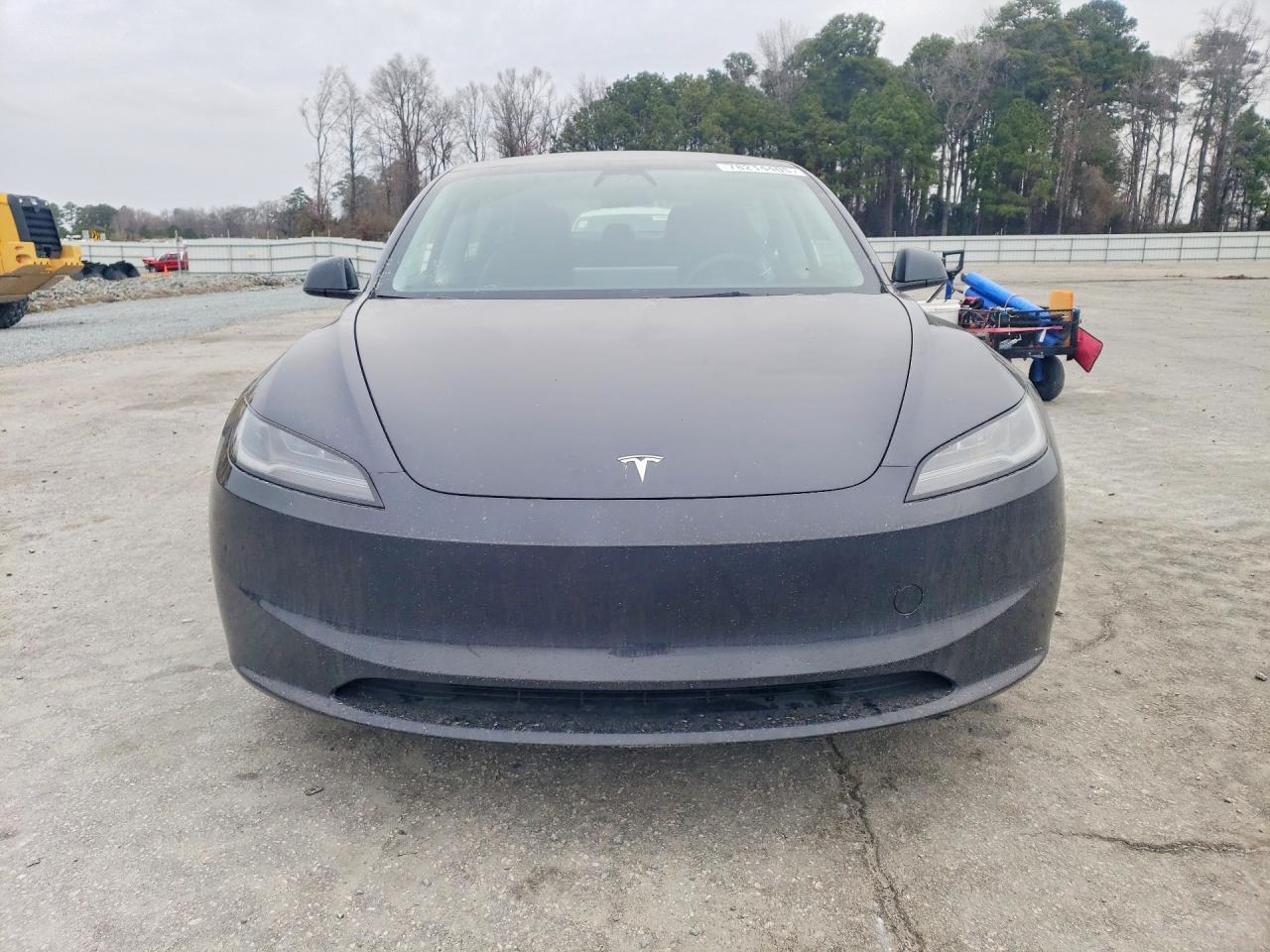 2025 Tesla Model 3 - Image 5