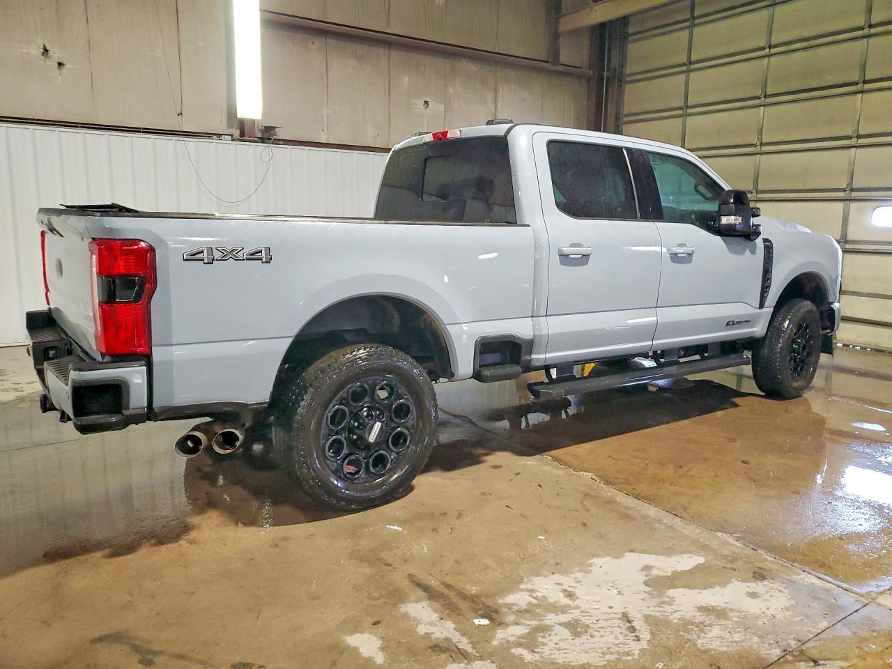 2024 Ford F250 Super Duty - Фото 3