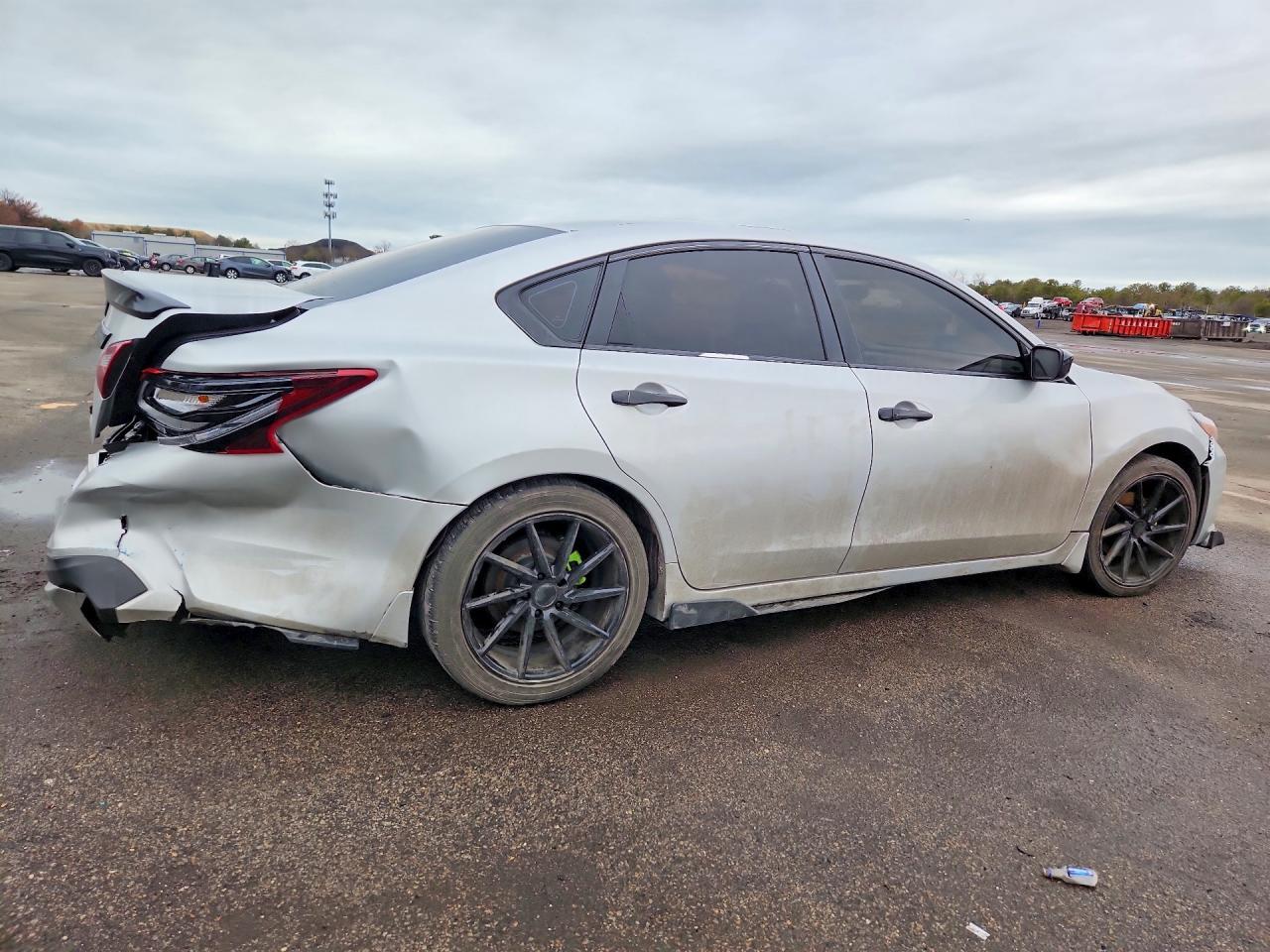 2017 Nissan Altima 2.5 Sr - Image 3