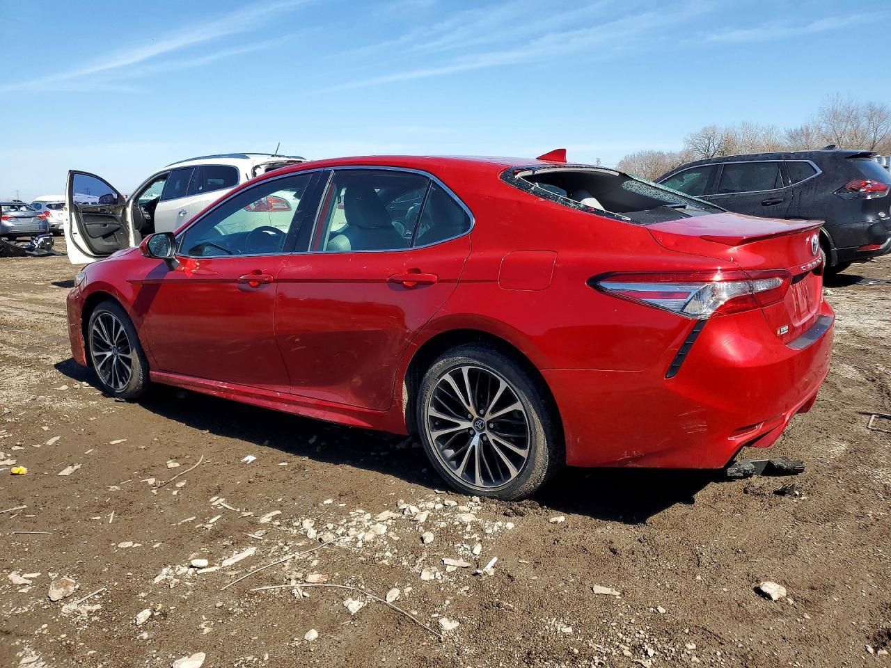 2019 Toyota Camry Se - Image 2