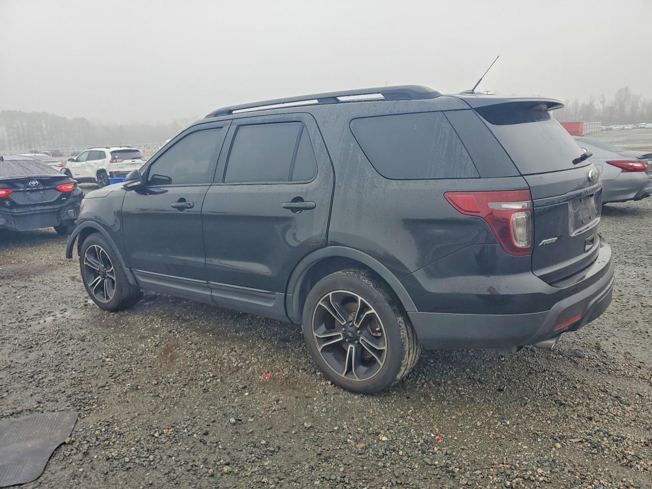 2015 Ford Explorer Sport - Фото 2