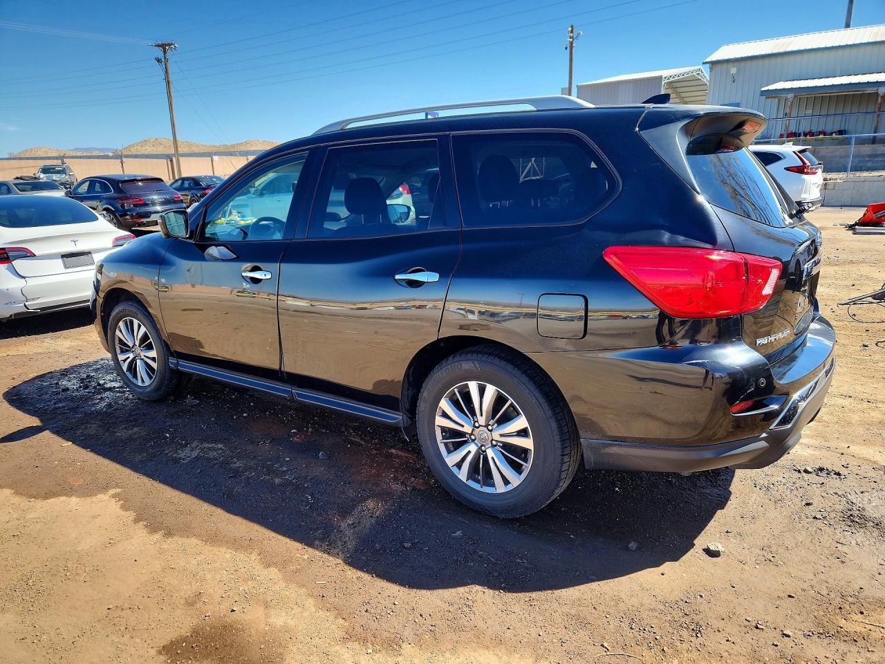 2020 Nissan Pathfinder Sl - Image 2