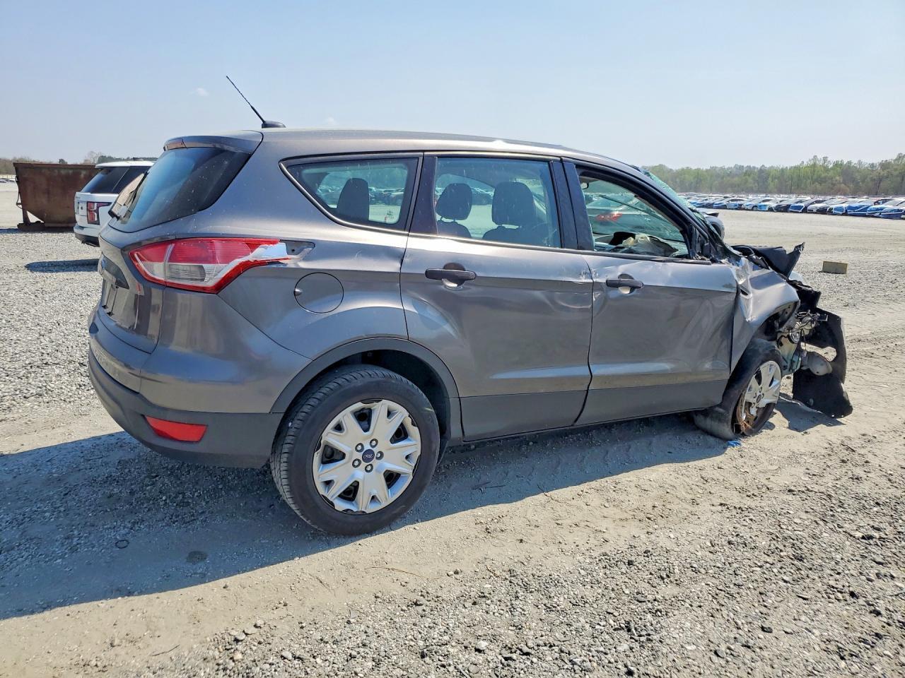 2013 Ford Escape S - Фото 3