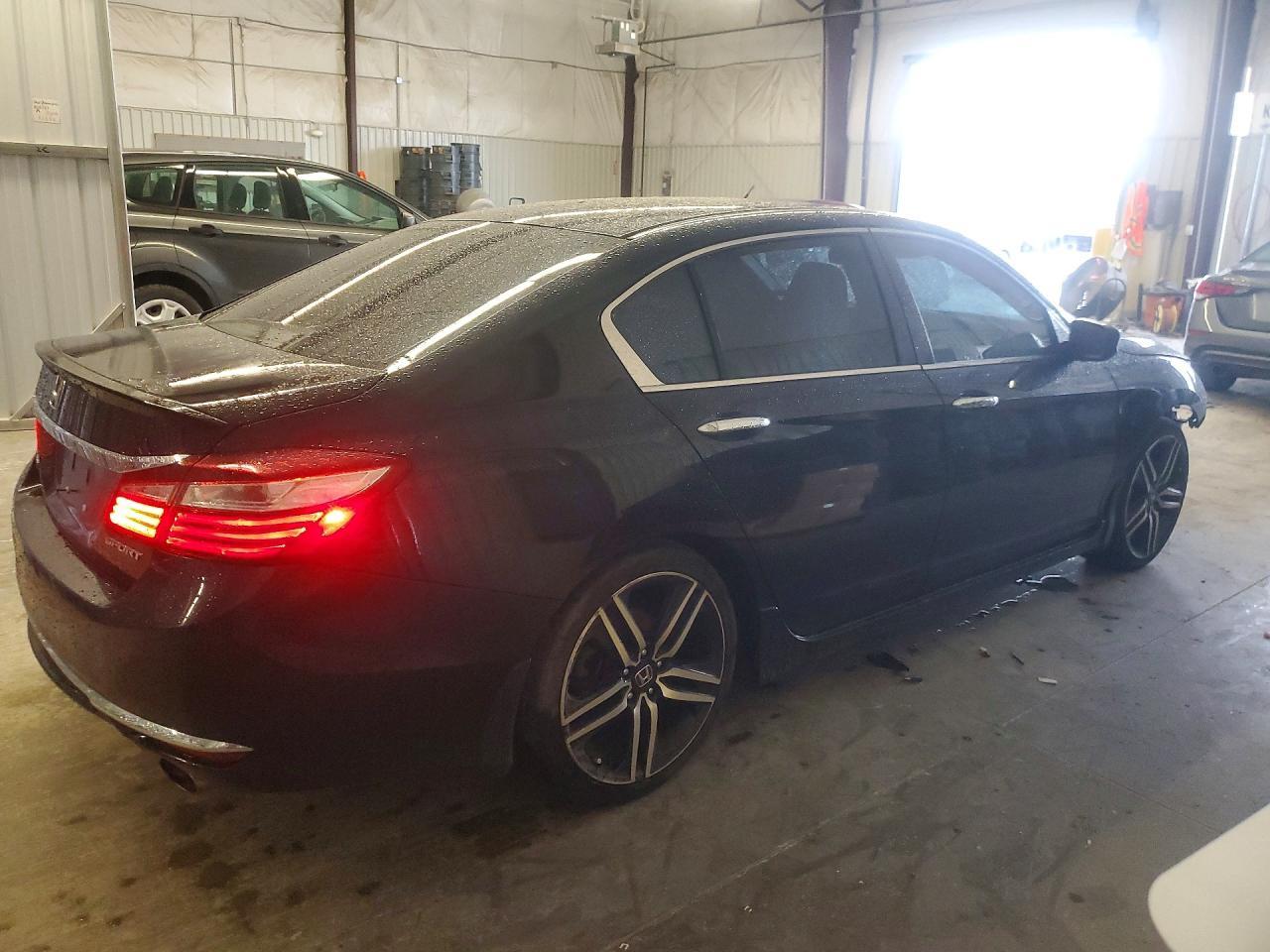 2016 Honda Accord Sport - Image 3