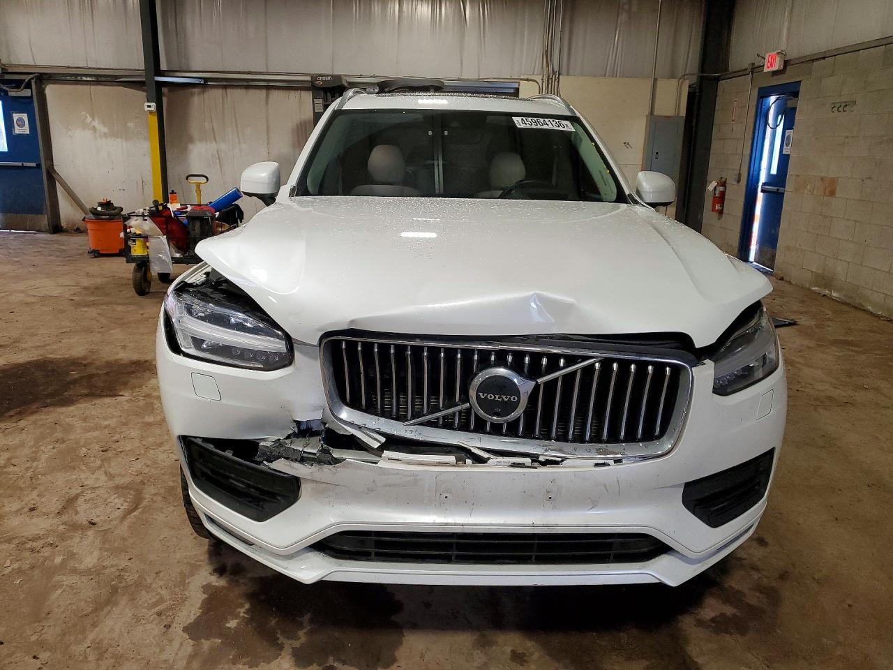 2022 Volvo Xc90 T6 Momentum - Image 5