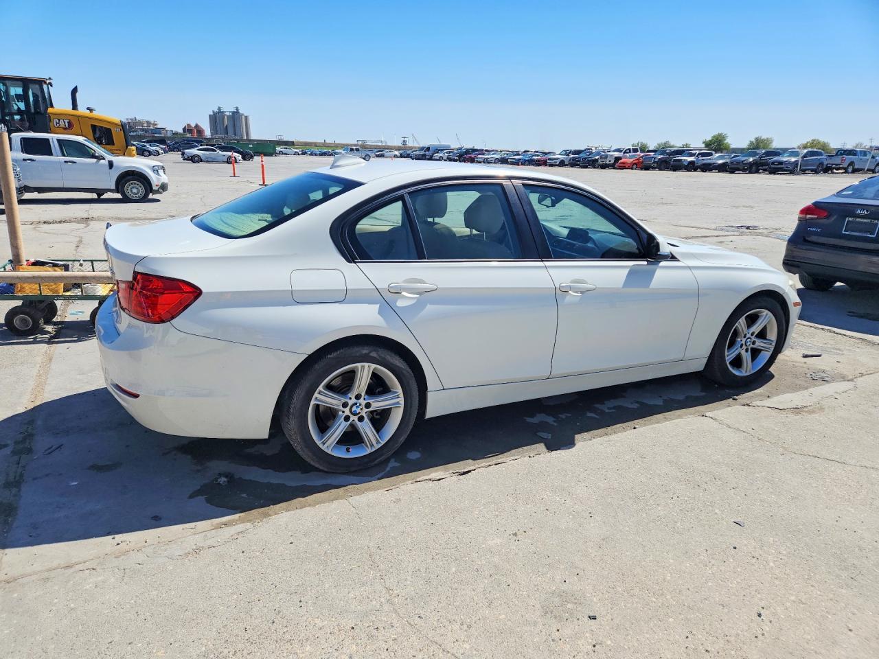2014 BMW 328 I - Фото 3