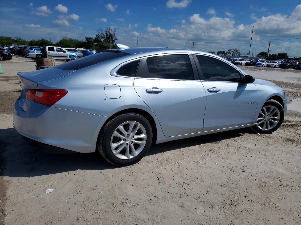 2018 Chevrolet Malibu Lt - Image 3