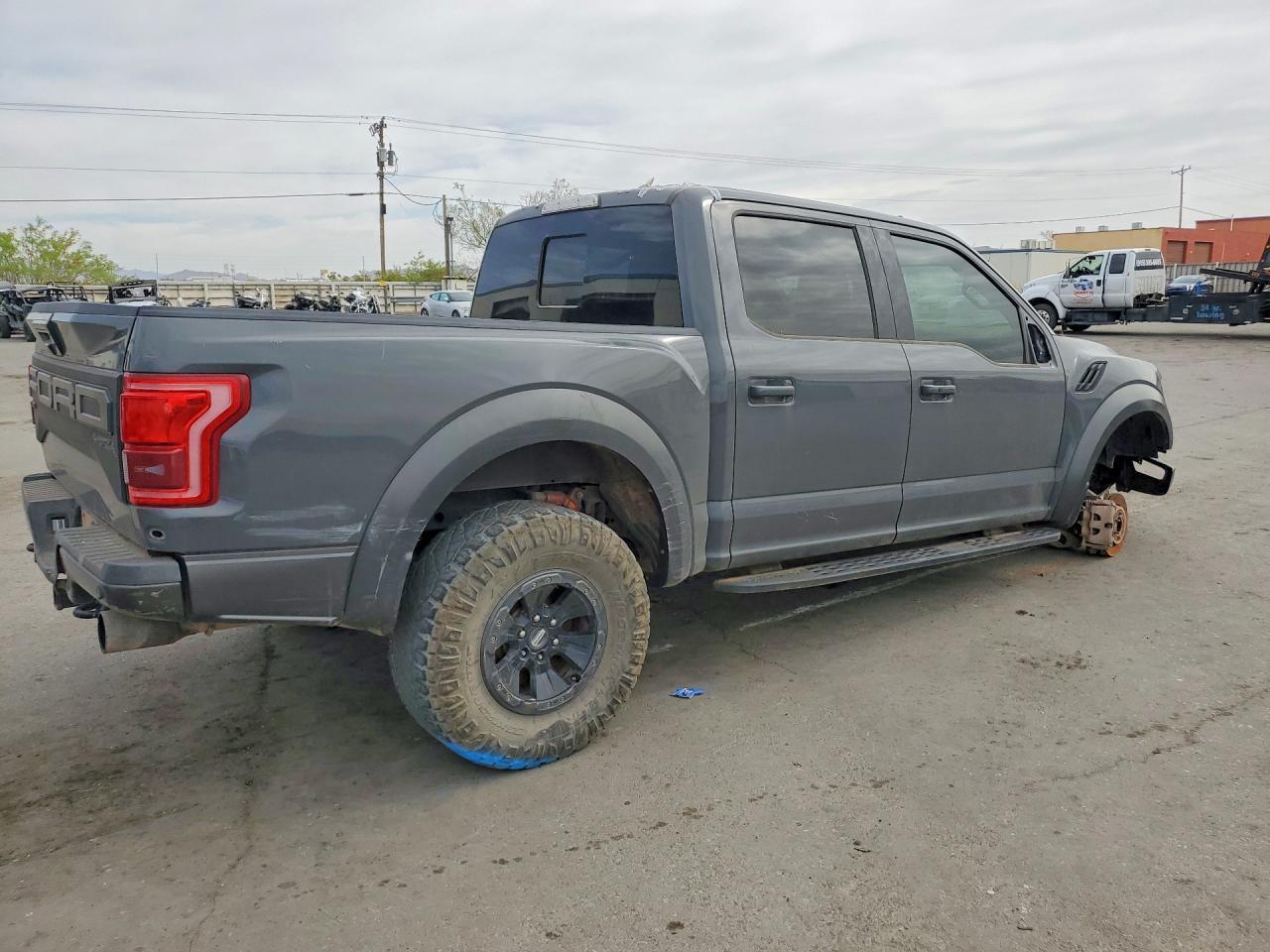 2020 Ford F150 Raptor - Фото 3