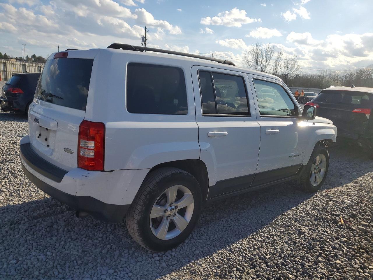 2015 Jeep Patriot Latitude - Image 3