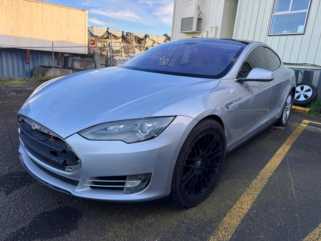 2013 Tesla Model S - Image 2