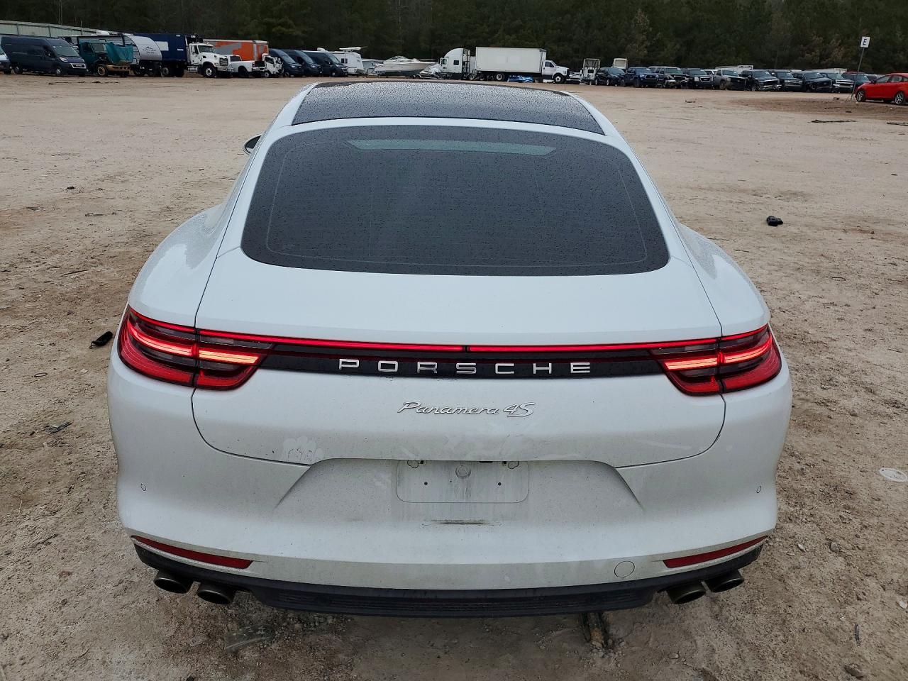 2017 Porsche Panamera 4S - Фото 6