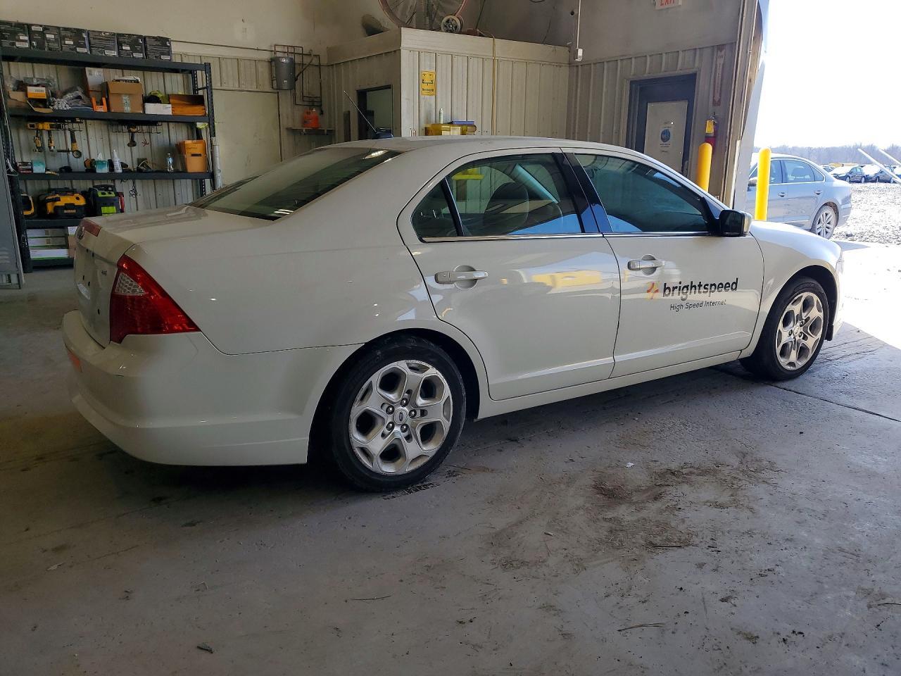 2010 Ford Fusion - Фото 3