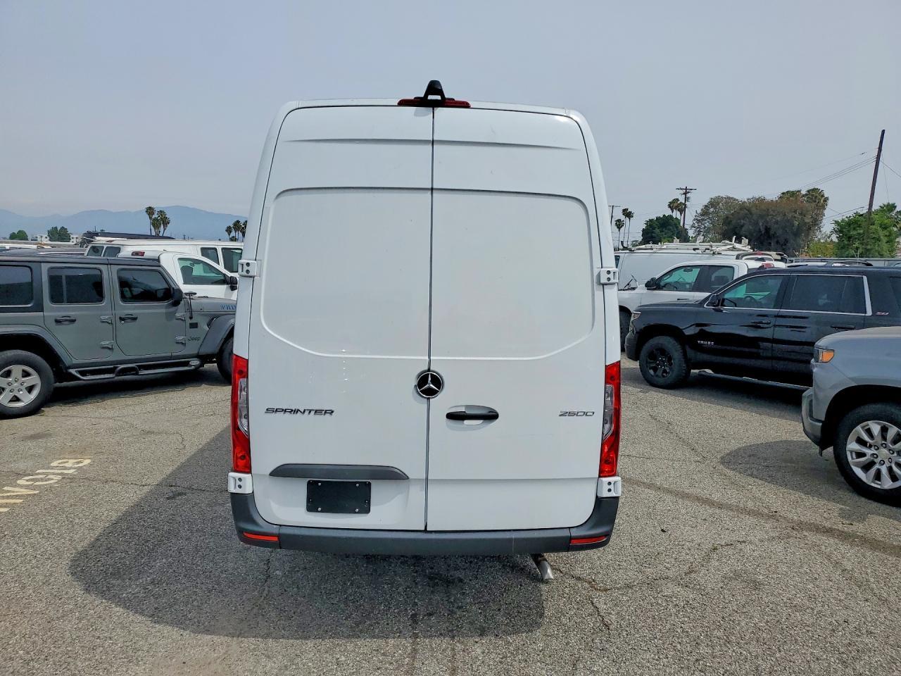 2024 Mercedes-Benz Sprinter 2500 - Фото 6