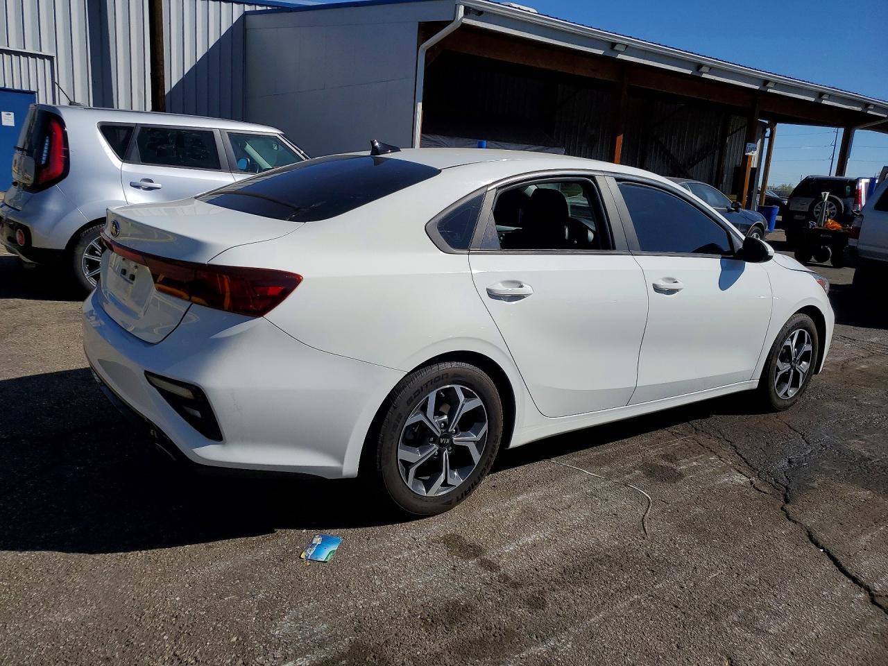 2020 Kia Forte Lxs - Image 3