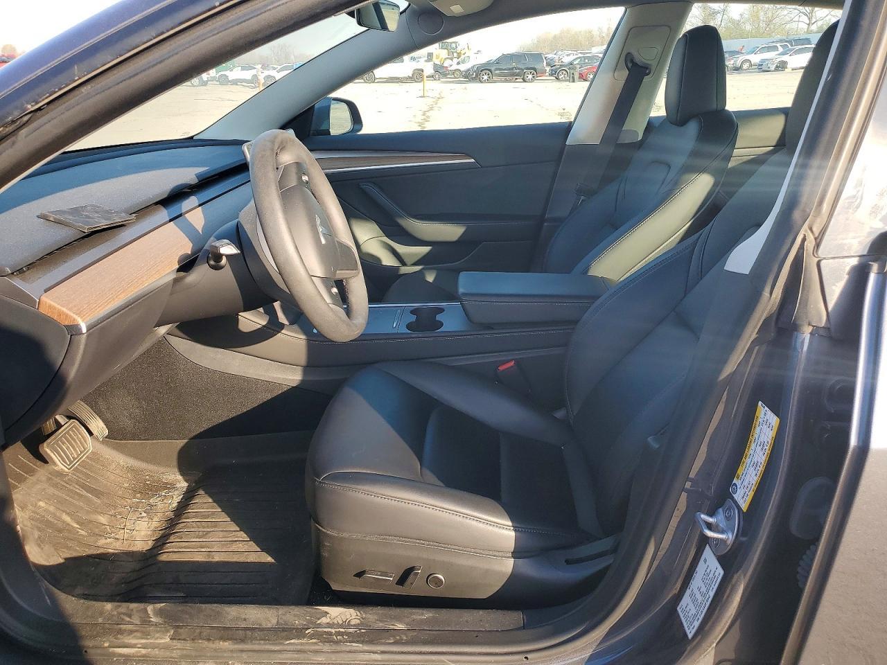 2023 Tesla Model 3 - Image 7